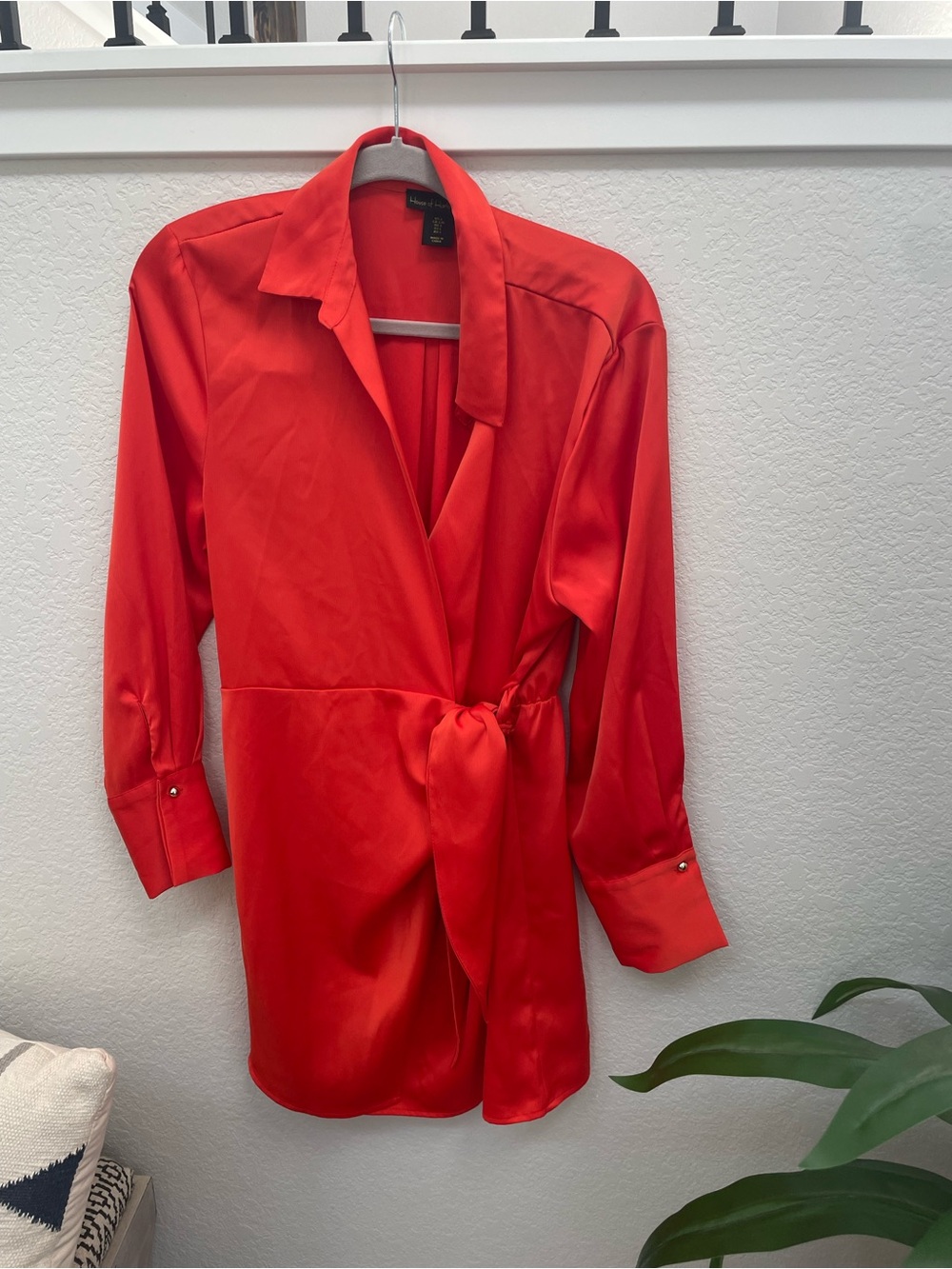 House of Harlow 1960
Red Satin Wrap Mini Dress large